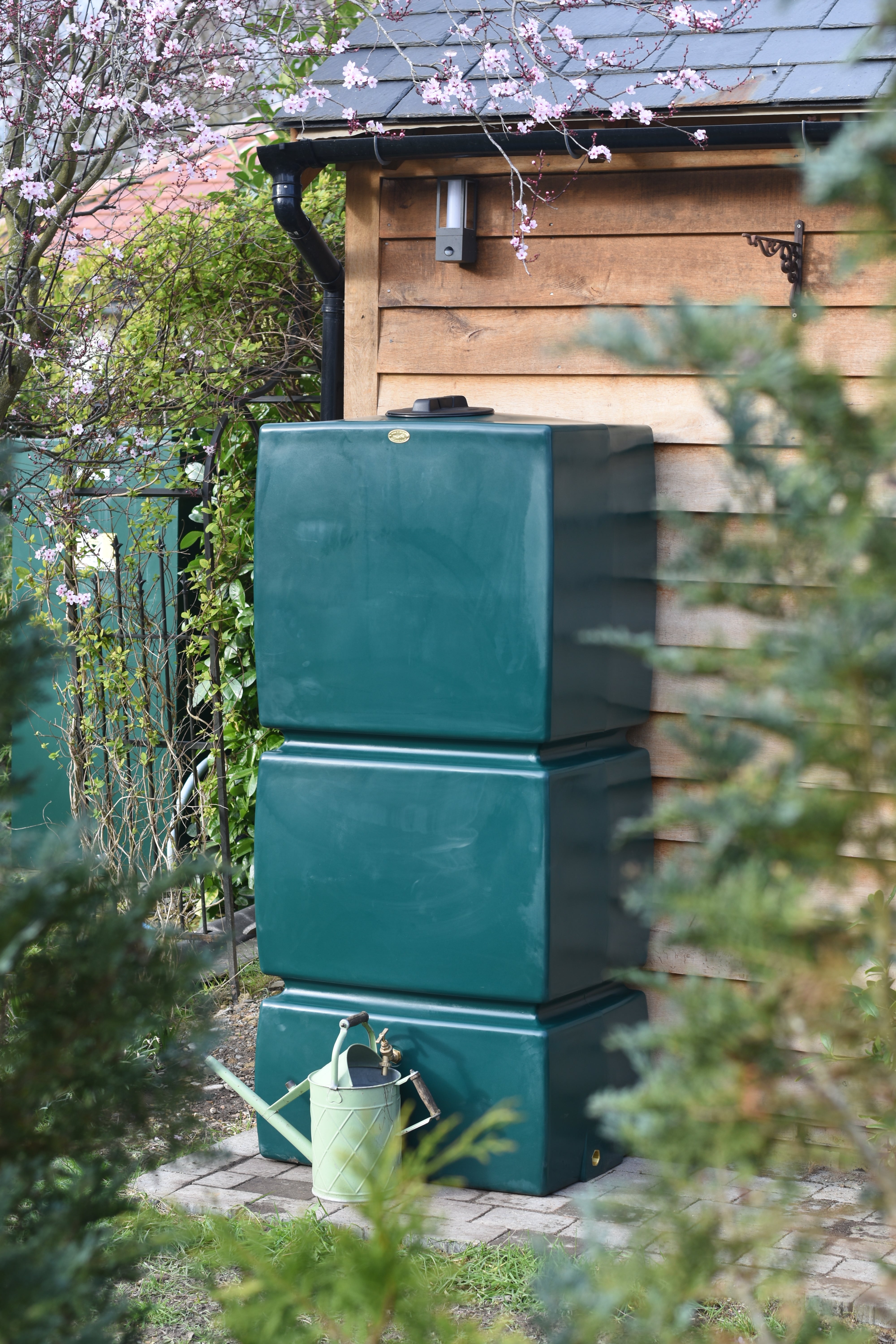 825 Litre Pillar Water Butt in Green